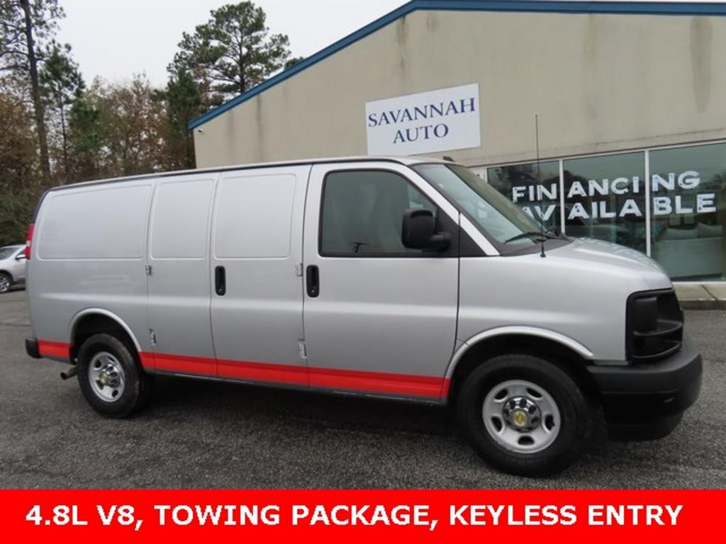 2017 Chevrolet Express Cargo Work Van's photo